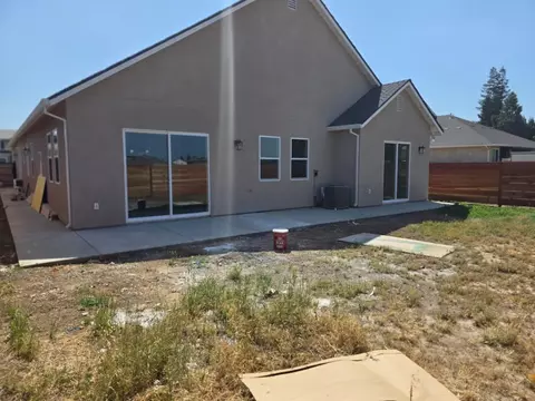 Exterior - 3213 Millbrook Ave, Modesto, CA 95355 photo 10 of 18