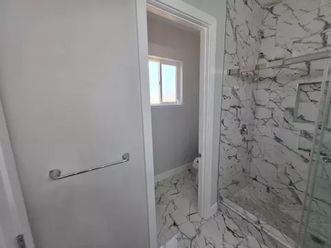 Bath - 3213 Millbrook Ave, Modesto, CA 95355 photo 4 of 10