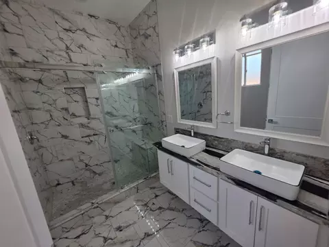 Bath - 3213 Millbrook Ave, Modesto, CA 95355 photo 1 of 10