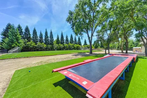 Exterior - 6820 High Cliff Rd, Loomis, CA 95650 photo 13 of 15