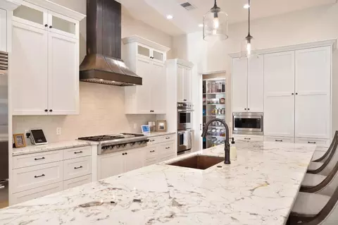 Kitchen - 6820 High Cliff Rd, Loomis, CA 95650 photo 4 of 6