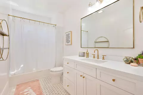 Bath - 6820 High Cliff Rd, Loomis, CA 95650 photo 5 of 7