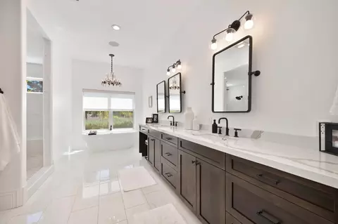 Bath - 6820 High Cliff Rd, Loomis, CA 95650 photo 1 of 7