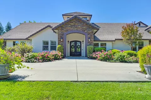 Exterior - 6820 High Cliff Rd, Loomis, CA 95650 photo 3 of 15