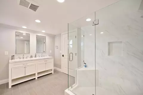 Bath - 6820 High Cliff Rd, Loomis, CA 95650 photo 7 of 7