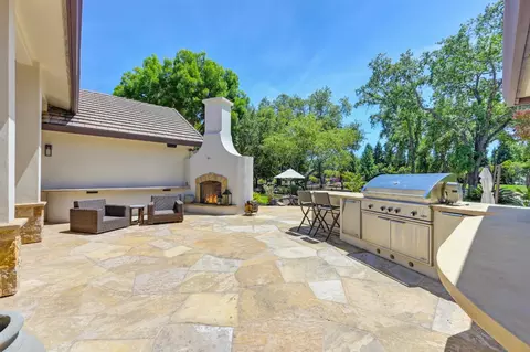 Exterior - 6820 High Cliff Rd, Loomis, CA 95650 photo 6 of 15
