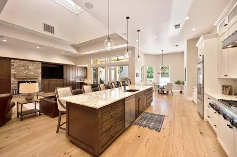 Kitchen - 6820 High Cliff Rd, Loomis, CA 95650 photo 2 of 6