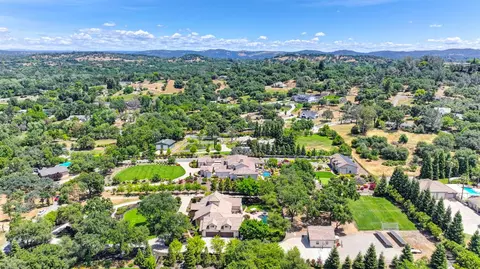 View/Area - 6820 High Cliff Rd, Loomis, CA 95650 photo 4 of 5