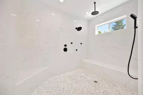 Bath - 6820 High Cliff Rd, Loomis, CA 95650 photo 4 of 7