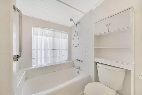 Bath - 143 Badger St, Sutter Creek, CA 95685 photo 2 of 3