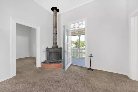 Living - 143 Badger St, Sutter Creek, CA 95685 photo 2 of 5