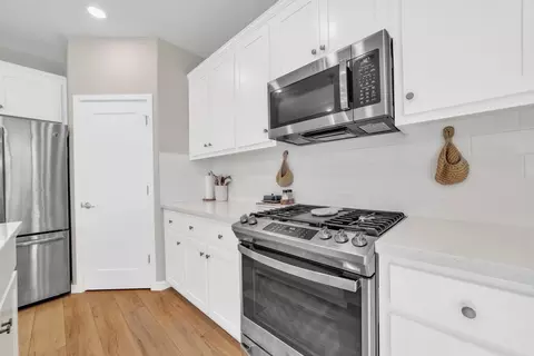 Kitchen - 4471 Cash Dr, Folsom, CA 95630 photo 3 of 4