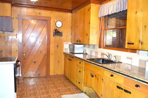 Kitchen - 26156 Long Barn Rd, Long Barn, CA 95335 photo 1 of 3