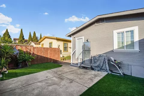 Exterior - 1811 70th Ave, Oakland, CA 94621 photo 3 of 4