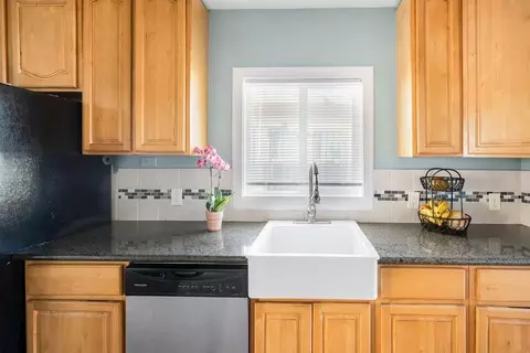 Kitchen - 1811 70th Ave, Oakland, CA 94621 photo 2 of 4