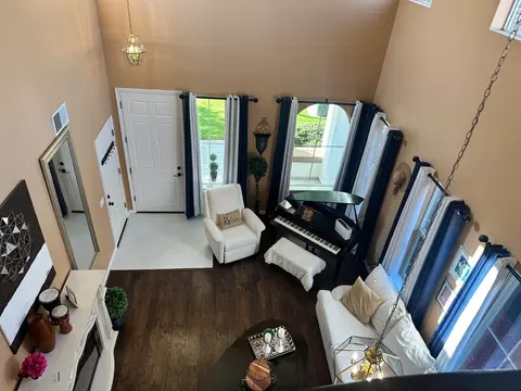 Living - 9509 Sarazen Ct, Patterson, CA 95363 photo 3 of 8