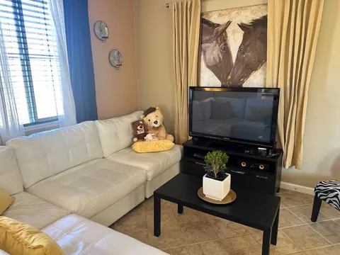 Living - 9509 Sarazen Ct, Patterson, CA 95363 photo 4 of 8
