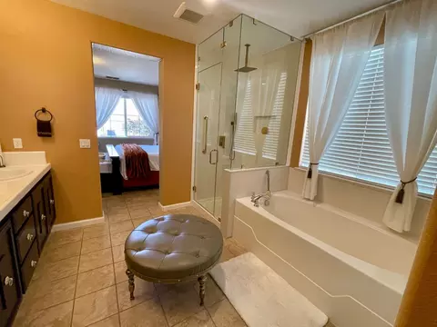Bath - 9509 Sarazen Ct, Patterson, CA 95363 photo 4 of 6