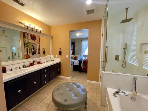 Bath - 9509 Sarazen Ct, Patterson, CA 95363 photo 3 of 6