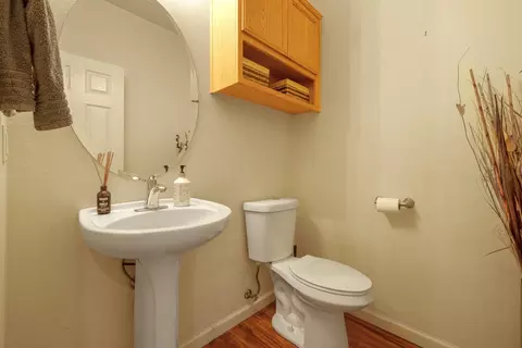 Bath - 2500 Paseo De Leon, Turlock, CA 95382 photo 1 of 6