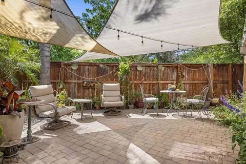 Exterior - 2500 Paseo De Leon, Turlock, CA 95382 photo 6 of 17