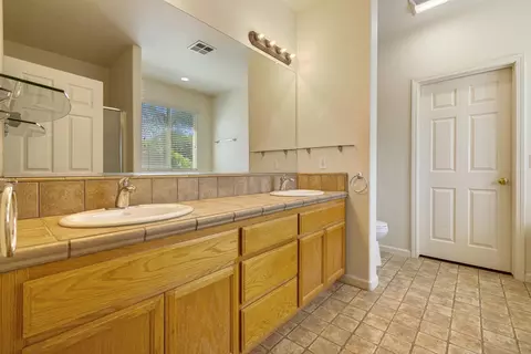Bath - 2500 Paseo De Leon, Turlock, CA 95382 photo 2 of 6