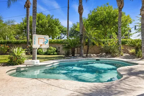 Exterior - 2500 Paseo De Leon, Turlock, CA 95382 photo 9 of 17
