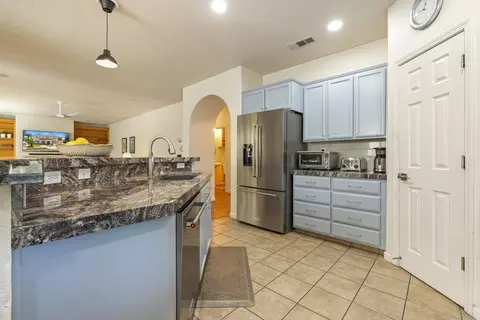 Kitchen - 2500 Paseo De Leon, Turlock, CA 95382 photo 3 of 4