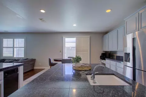 Kitchen - 4008 Calais, Modesto, CA 95356 photo 10 of 12