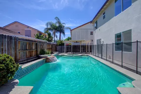 Exterior - 4008 Calais, Modesto, CA 95356 photo 5 of 10