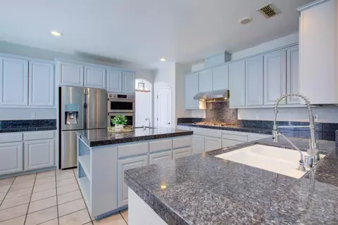 Kitchen - 4008 Calais, Modesto, CA 95356 photo 4 of 12