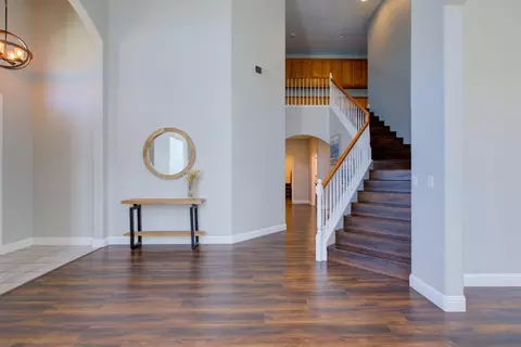 Entry Way - 4008 Calais, Modesto, CA 95356 photo 7 of 9