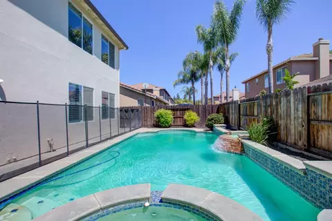 Exterior - 4008 Calais, Modesto, CA 95356 photo 4 of 10