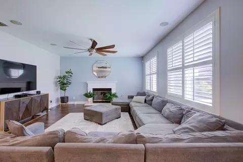 Living - 4008 Calais, Modesto, CA 95356 photo 9 of 10