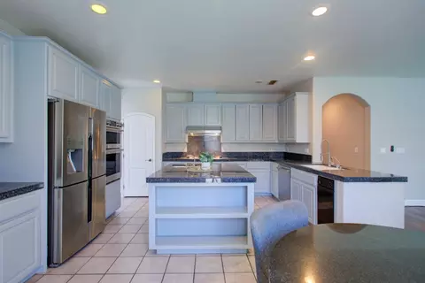 Kitchen - 4008 Calais, Modesto, CA 95356 photo 8 of 12