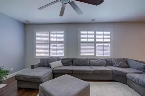 Living - 4008 Calais, Modesto, CA 95356 photo 8 of 10