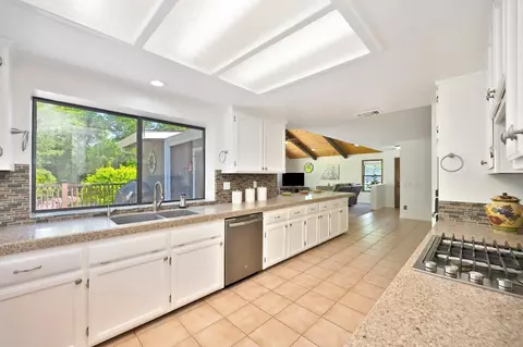 Kitchen - 4948 Whitney Ave, Carmichael, CA 95608 photo 3 of 6
