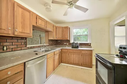 Kitchen - 4948 Whitney Ave, Carmichael, CA 95608 photo 6 of 6