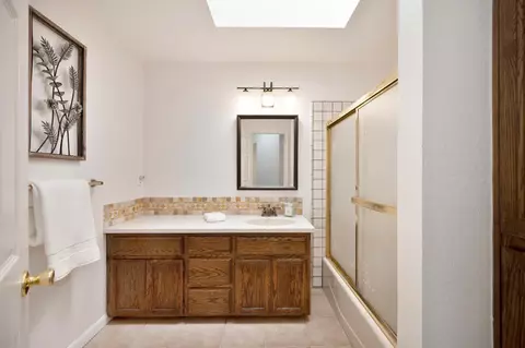 Bath - 4948 Whitney Ave, Carmichael, CA 95608 photo 4 of 4