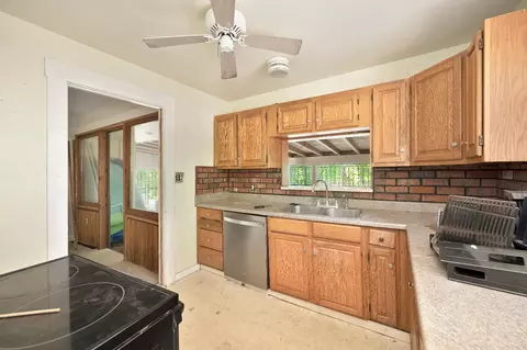 Kitchen - 4948 Whitney Ave, Carmichael, CA 95608 photo 5 of 6