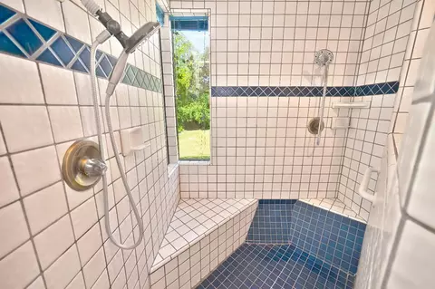 Bath - 4948 Whitney Ave, Carmichael, CA 95608 photo 3 of 4