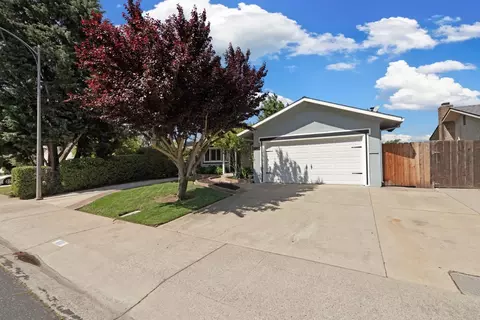 627 Tahoe Dr, Lodi, CA 95242 photo 4