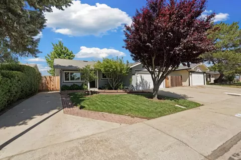 627 Tahoe Dr, Lodi, CA 95242 photo 3