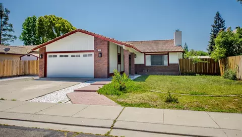 1925 Arrowsmith Dr, Manteca, CA 95336 photo 2
