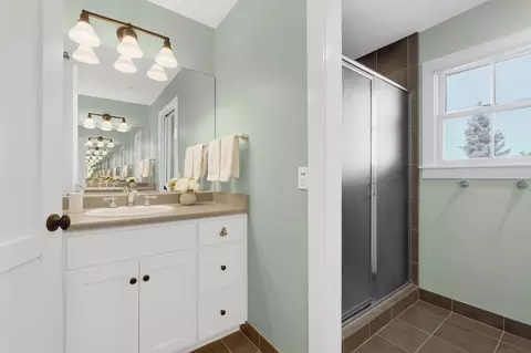 Bath - 34718 Corcoran Hill Ln, Davis, CA 95616 photo 6 of 6