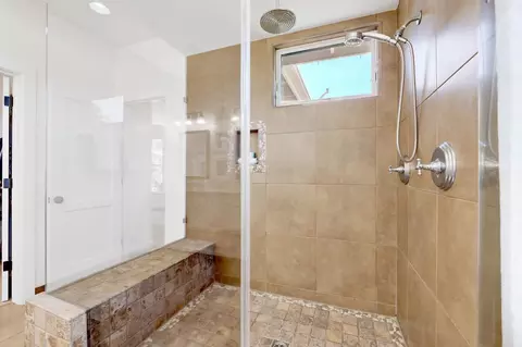 Bath - 34718 Corcoran Hill Ln, Davis, CA 95616 photo 4 of 6