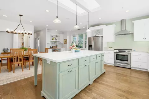 Kitchen - 34718 Corcoran Hill Ln, Davis, CA 95616 photo 5 of 5