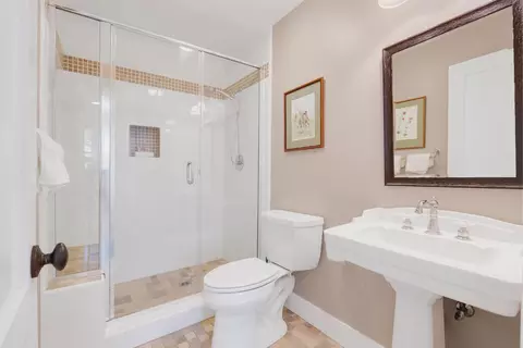 Bath - 34718 Corcoran Hill Ln, Davis, CA 95616 photo 1 of 6