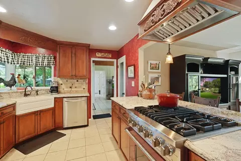 Kitchen - 18989 N Ray Rd, Lodi, CA 95242 photo 6 of 7