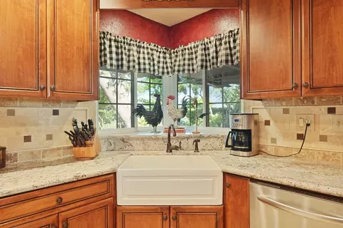 Kitchen - 18989 N Ray Rd, Lodi, CA 95242 photo 4 of 7